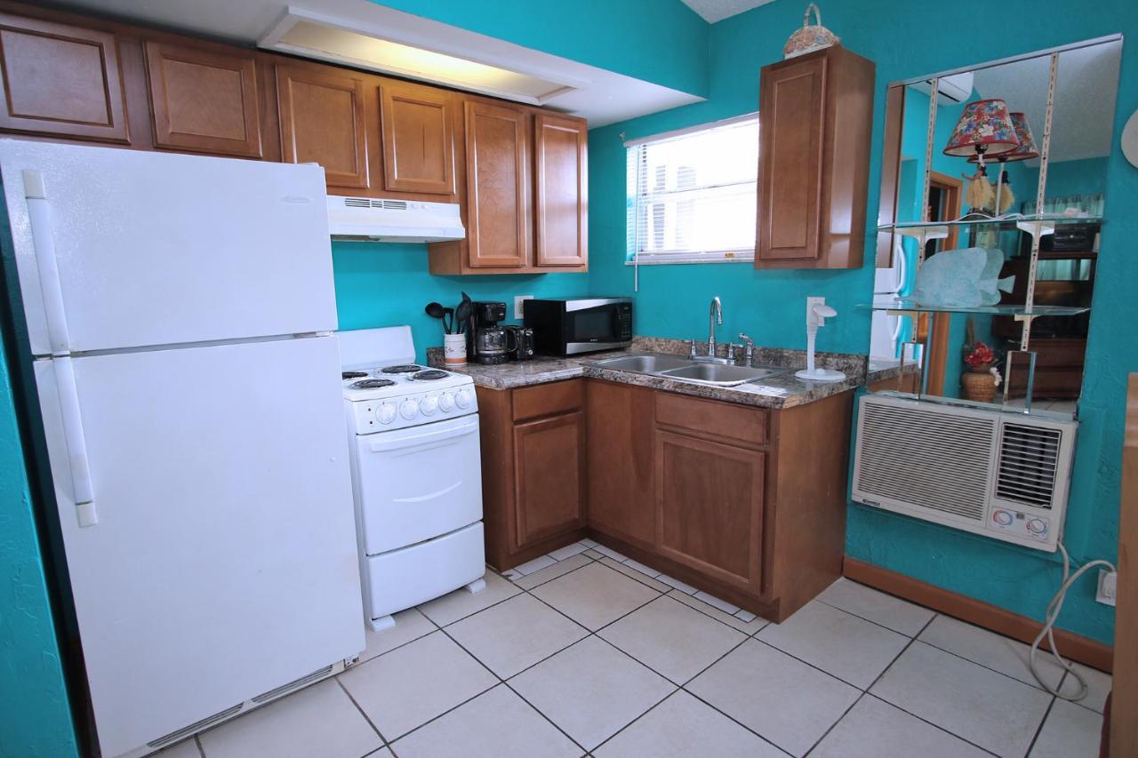 Affordable Beach Condos - One Bedroom Dlx Condos St. Pete Beach Exterior photo