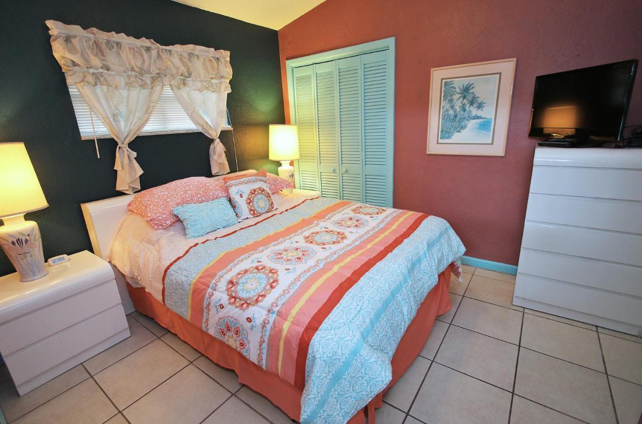 Affordable Beach Condos - One Bedroom Dlx Condos St. Pete Beach Exterior photo